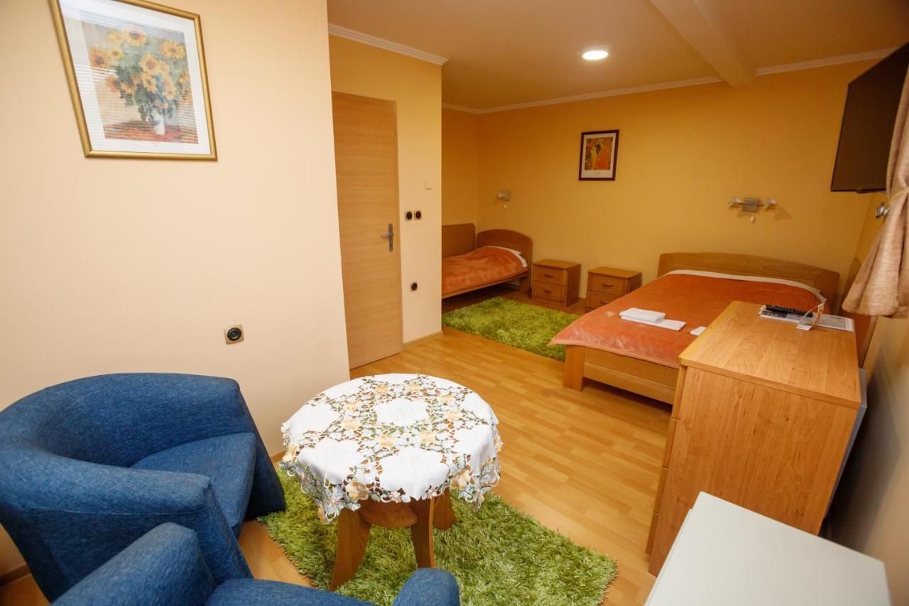 Guest House Mali Homtel Subotica Zewnętrze zdjęcie